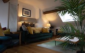 Chester Townhouse In The City Centre